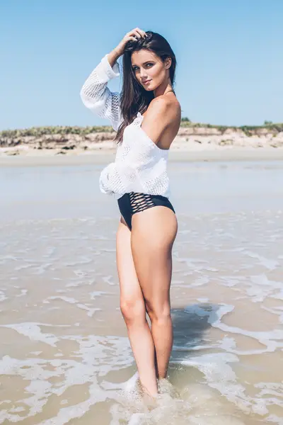 Hailey Outland Jigsaw Puzzle | 97278