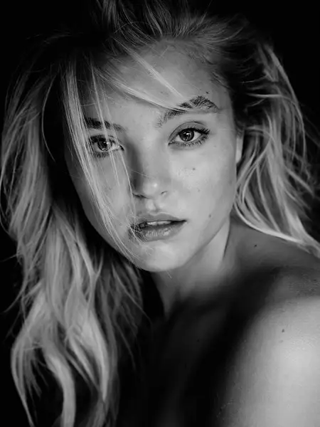 Rachel Hilbert Photo | 100044