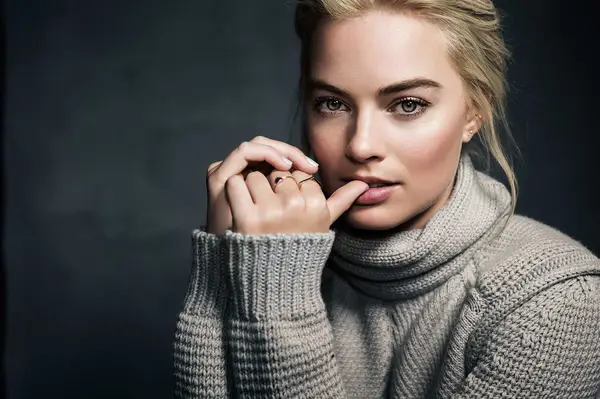 Margot Robbie Canvas | 51370