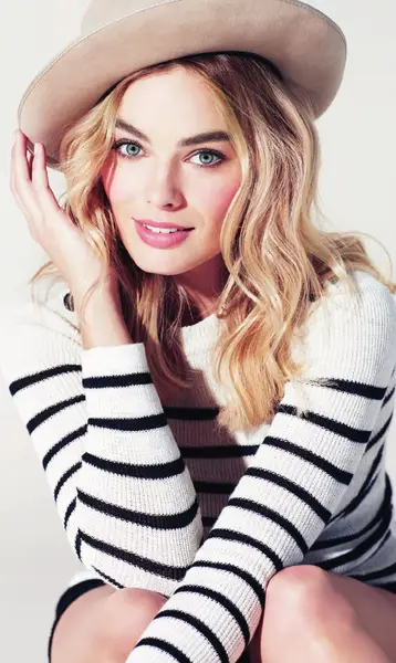 Margot Robbie Fridge Magnet | 51453