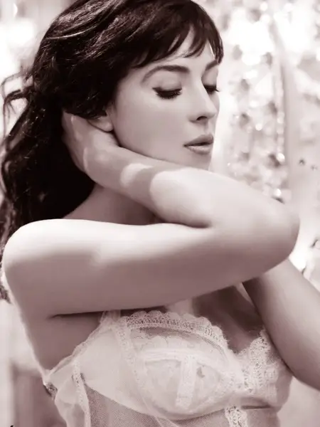 Monica Bellucci Laminated | 52012