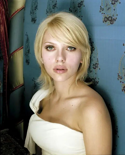 Scarlett Johansson Canvas | 52539