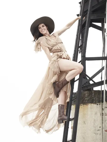 Hilary Rhoda Photo | 48166