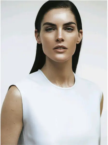 Hilary Rhoda Canvas | 48275