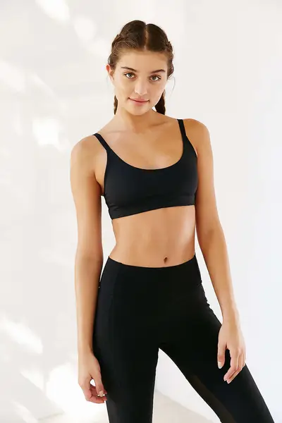 Daniela Lopez Osorio Canvas | 21728